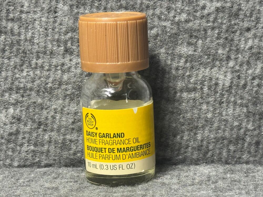 The Body Shop Home Fragrance Oil Daisy Garland 10ml 0.3 fl oz - 70% Full